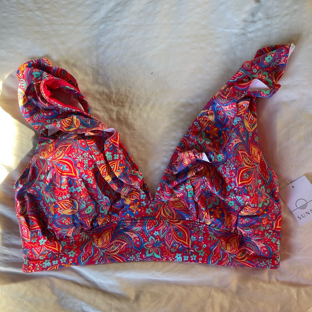 Sunsets Women Floral Bikini Top